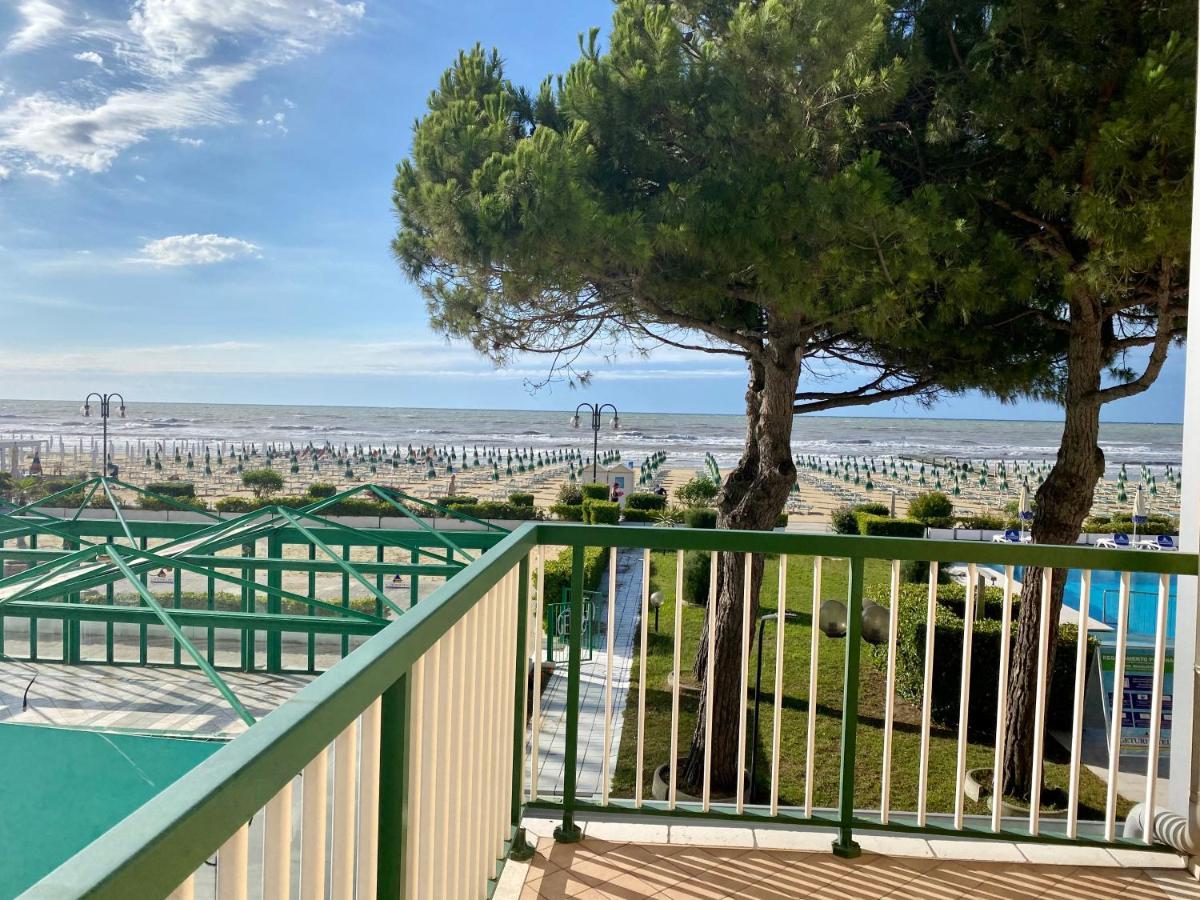 Hotel Florida Lido di Jesolo Exteriör bild