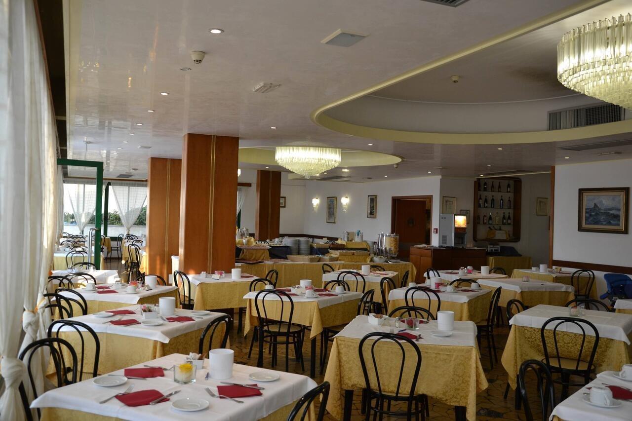 Hotel Florida Lido di Jesolo Exteriör bild